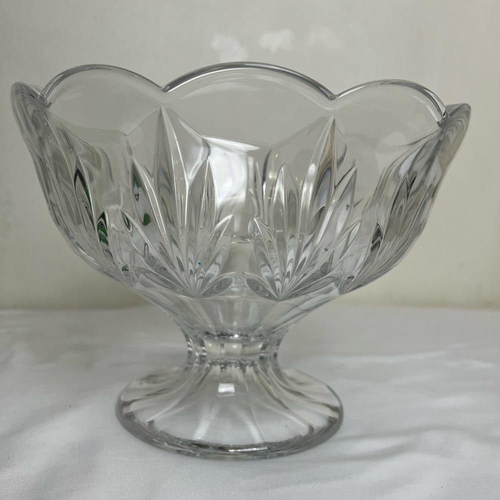 Lead Crystal Glass bowl.